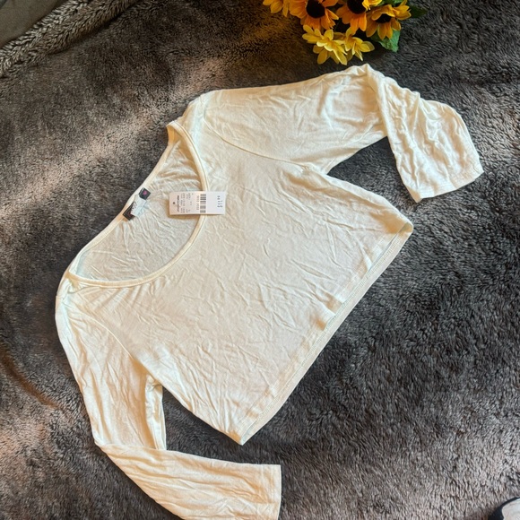 NWT Ivory Crop Top Tee T-shirt - Picture 1 of 4